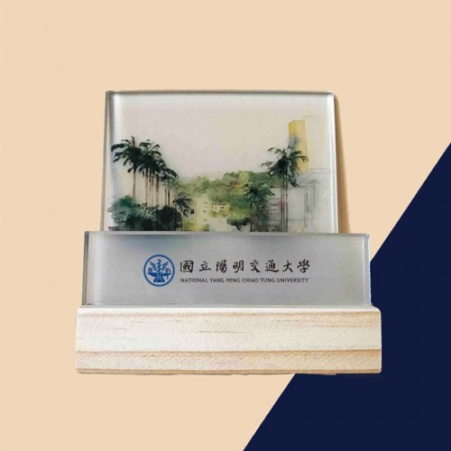 NYCU校園插畫玻璃手機名片座_陽明校園