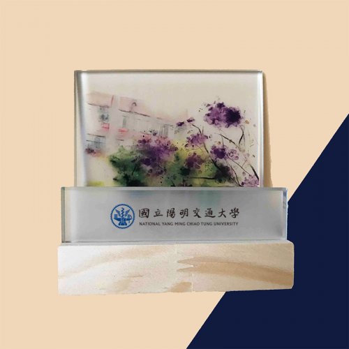 NYCU校園插畫玻璃手機名片座_藍花楹