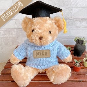 【最後現貨，售完不補】NYCU皮標毛衣畢業小熊_嬰兒藍
