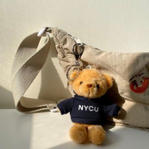 NYCU自己穿X電繡帽T小熊掛飾鑰匙圈_深藍