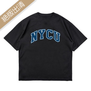 【最後十件L.XL，售完為止】NYCU經典字框落肩款短T_黑