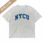 【限量現貨，售完為止】NYCU經典字框落肩款短T_灰