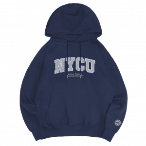 【現貨販售，售完為止】NYCU立體毛巾繡落肩帽T_經典藍