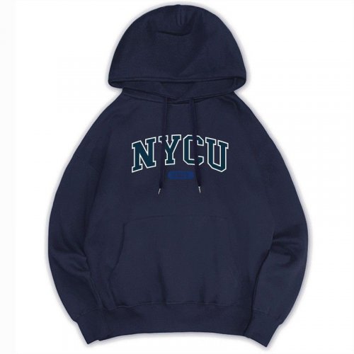 【預購至12/8,12/29陸續出貨】NYCU經典款撞色落肩帽T_深藍 【預購至12/8,12/29陸續出貨】NYCU經典款撞色落肩帽T_深藍