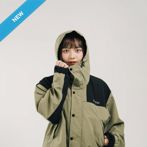 【2025新品上市】NYCU防潑水拼接OUTDOOR外套_軍綠