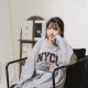 【預購至9/30，11/5陸續出貨】NYCU立體電繡竹狐落肩大學T_麻花灰