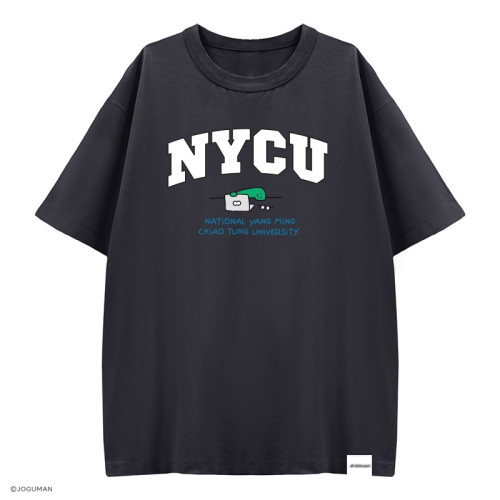 【預購至10/5,11/4陸續出貨】NYCU遇見JOGUMAN寬版純棉短T_暗夜灰 【預購至10/5,11/4陸續出貨】NYCU遇見JOGUMAN寬版純棉短T_暗夜灰
